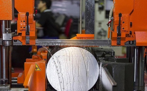 沅陵立式金属带锯床切削出现跑带故障解决方法！